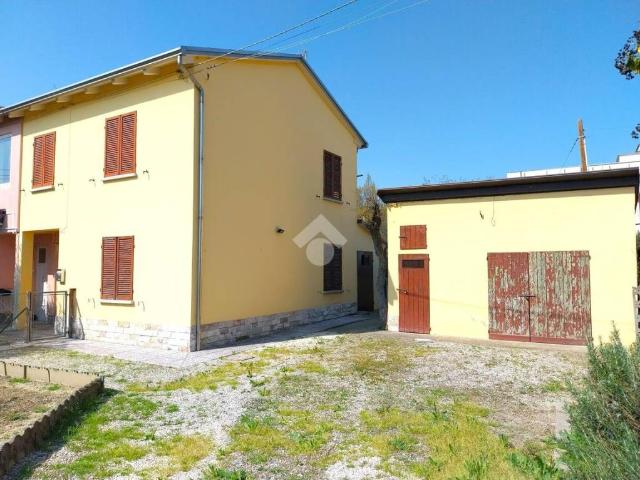 Vendesi villa bifamiliare a Lugo via supremo randi, 29