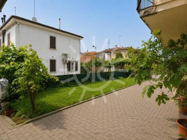 Vendesi villa bifamiliare a Molinella