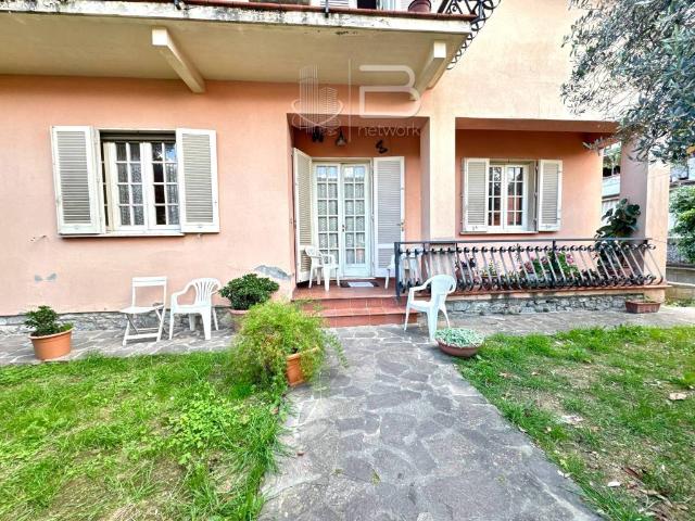 Vendesi villa bifamiliare a Monsummano Terme via 1 Maggio