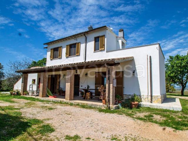 Vendesi villa bifamiliare a Montalto di Castro, Pescia Romana