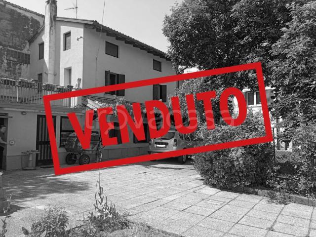 Vendesi villa bifamiliare a Majano via Strada Vecchia, 5