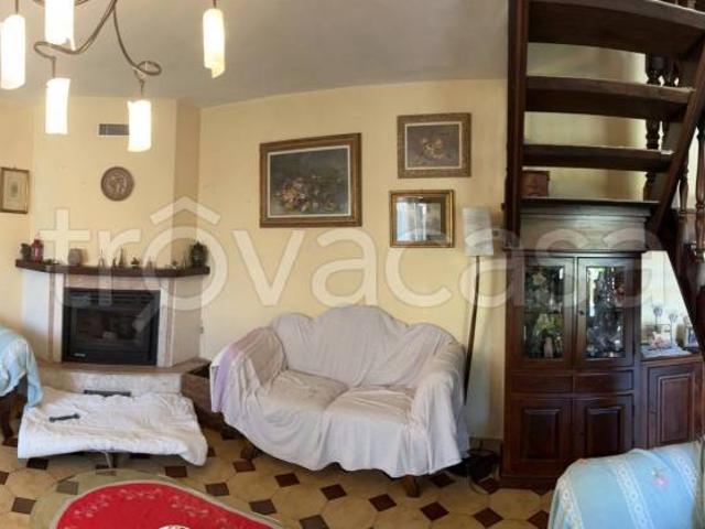 Vendesi villa bifamiliare a Massa via Fivizzano, Bondano Partaccia