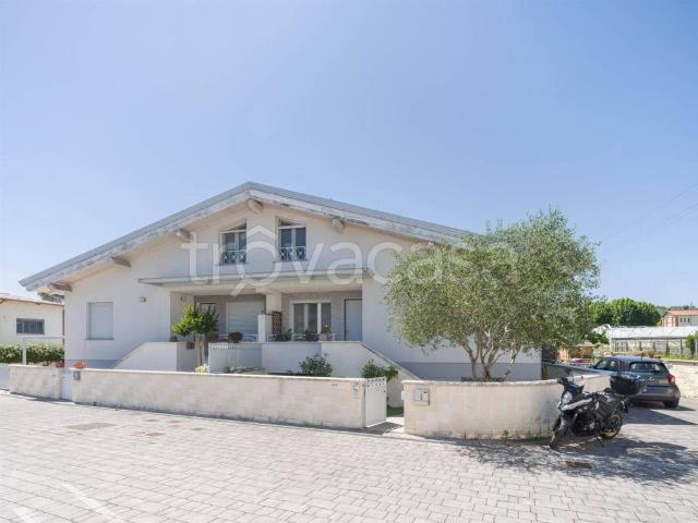 Vendesi villa bifamiliare a Massarosa via delle Sezioni, 347, Piano Di Conca