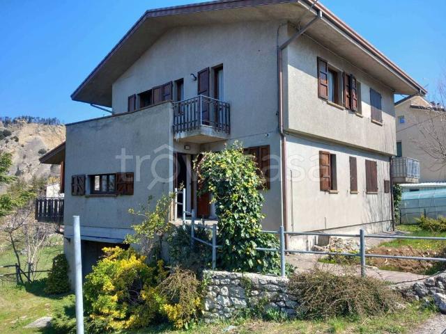 Vendesi villa bifamiliare a Novafeltria via Trieste, 156