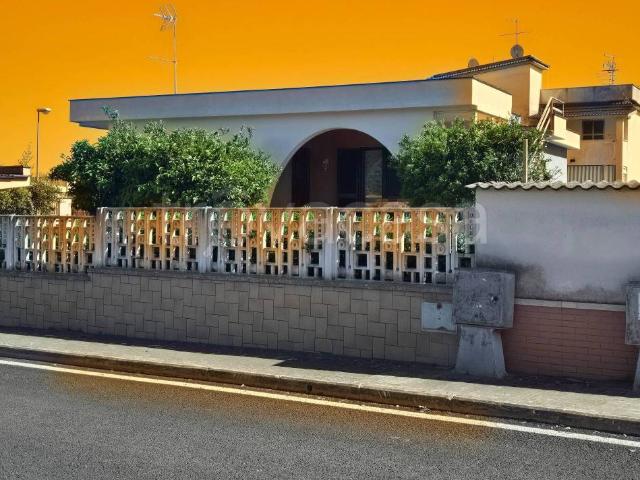 Vendesi villa bifamiliare a Nettuno via San Giacomo