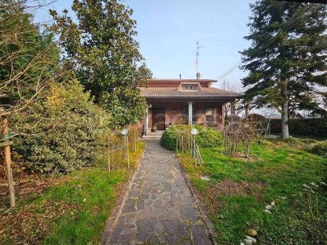 Vendesi villa bifamiliare a Soliera