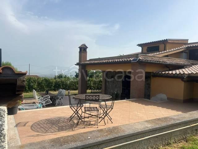 Vendesi villa bifamiliare a San Cesareo via Colle della Castagna