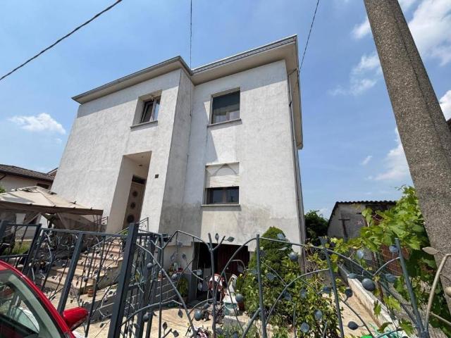 Vendesi villa bifamiliare a San Giorgio Bigarello via Giacomo Matteotti, 56