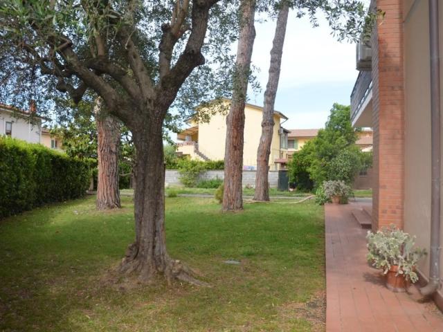 Vendesi villa bifamiliare a San Giuliano Terme, Pontasserchio