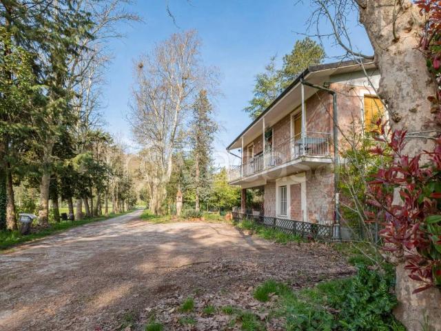 Vendesi villa bifamiliare a San Lazzaro di Savena, Castel Dei Britti