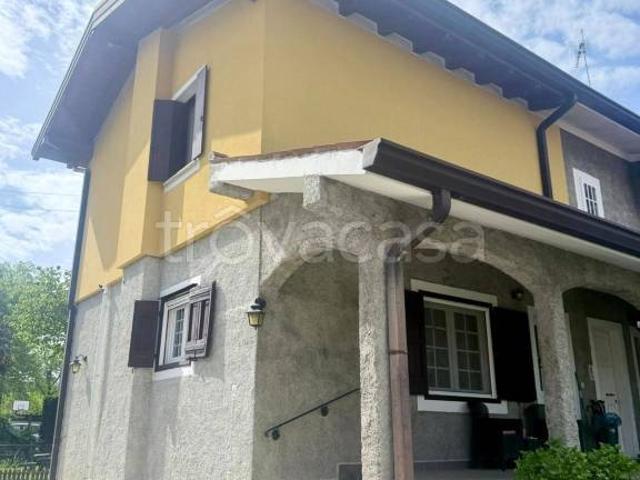 Vendesi villa bifamiliare a San Pier d'Isonzo via Nazario Sauro