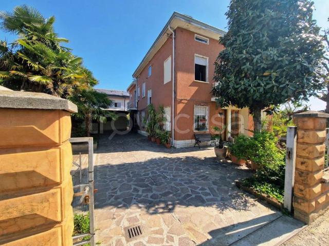 Vendesi villa bifamiliare a San Possidonio