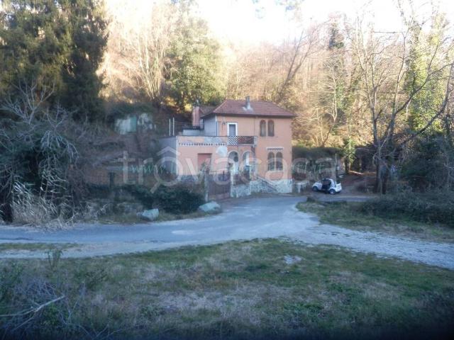 Vendesi villa bifamiliare a Stella