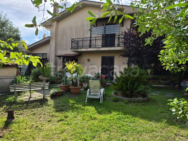 Vendesi villa bifamiliare a Palestrina via Taglialegrotte