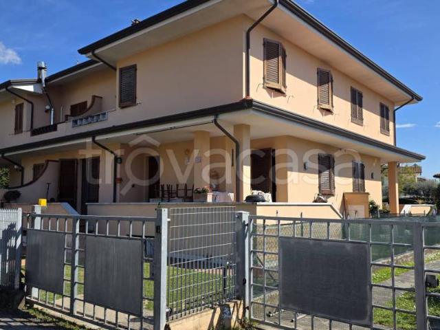 Vendesi villa bifamiliare a Pietrasanta