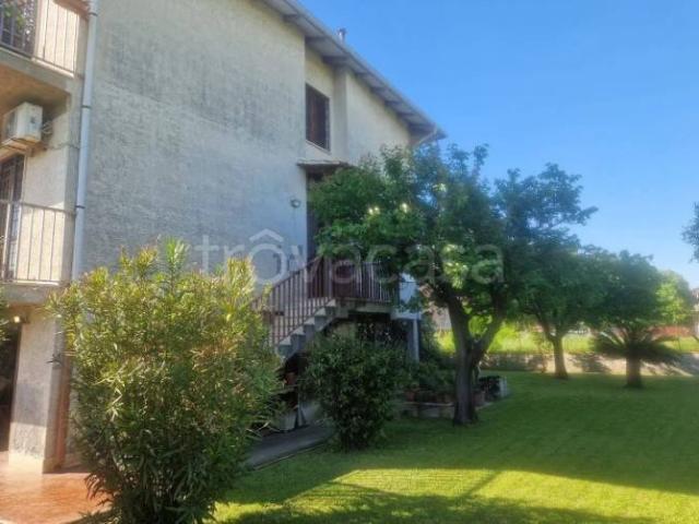 Vendesi villa bifamiliare a Pisa via Cava, Ospedaletto