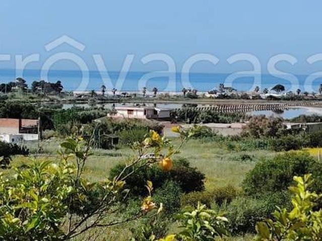 Vendesi villa bifamiliare a Quartu Sant'Elena via Feronia