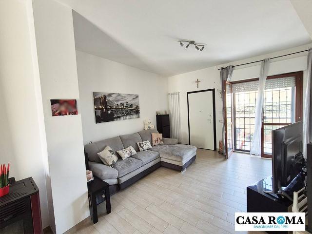 Vendesi villa bifamiliare a Roma via Anna Lorenzetto, Massimina