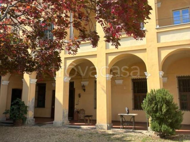 Vendesi villa bifamiliare a Racconigi