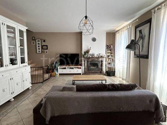 Vendesi villa bifamiliare a Reggio nell'Emilia, San Bartolomeo