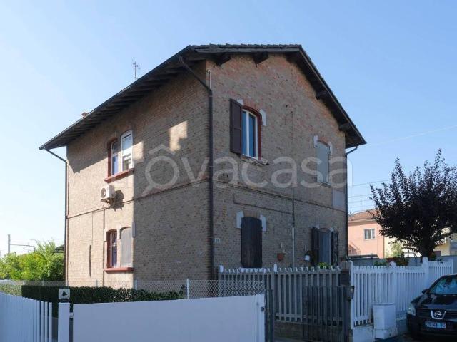 Vendesi villa bifamiliare a Riccione, Alba Mare