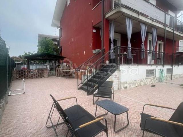 Vendesi villa bifamiliare a Torrevecchia Pia via Olimpya