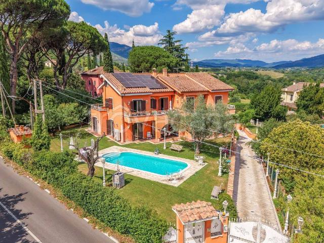 Vendesi villa bifamiliare a Tivoli strada San Polo, 54