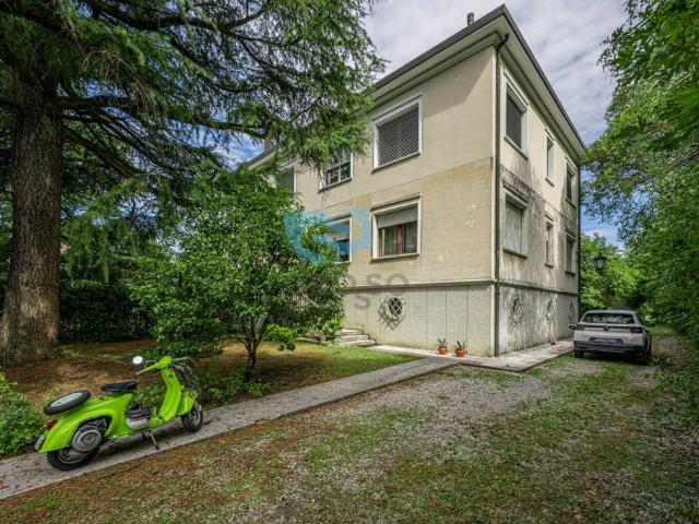 Vendesi villa bifamiliare a Treviso, Viale Luzzatti
