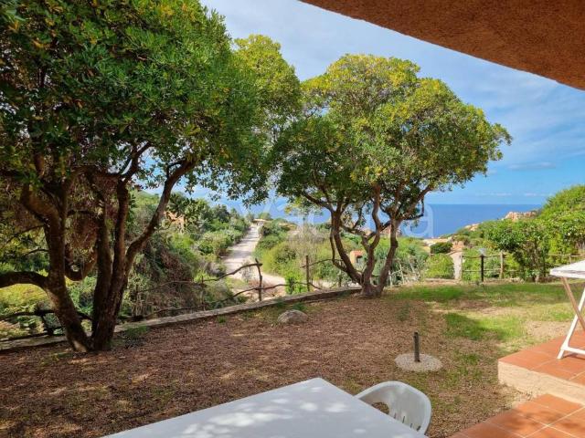 Vendesi villa bifamiliare a Trinità d'Agultu e Vignola