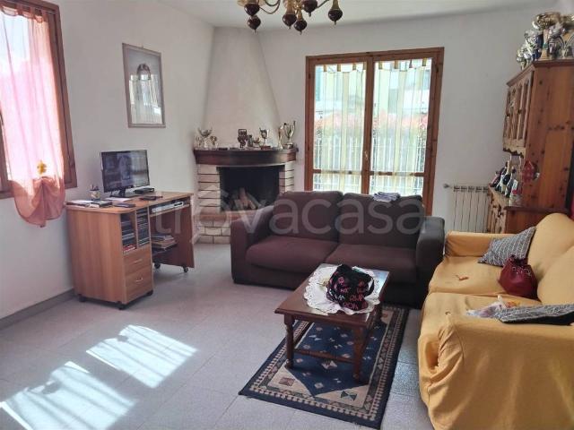 Vendesi villa bifamiliare a Ventimiglia