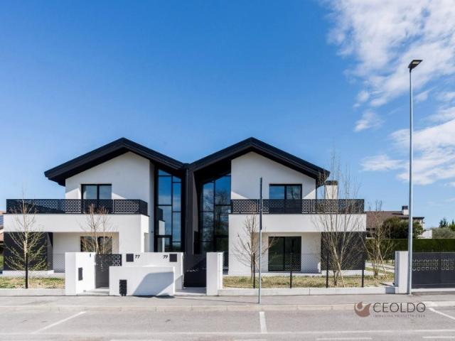 Vendesi villa bifamiliare a Vigonza, Vigonza