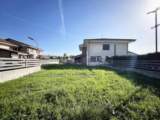 Vendesi villa bifamiliare ad Albanella