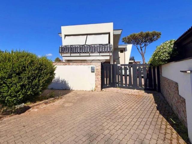 Vendesi villa bifamiliare ad Anzio via rea silvia, 1, Villa Claudia
