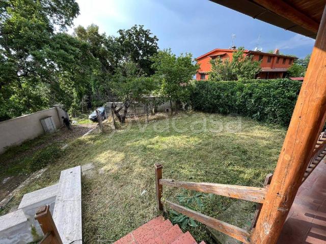 Vendesi villa bifamiliare ad Aprilia via Bernina, Casalazzara Torre Bruna