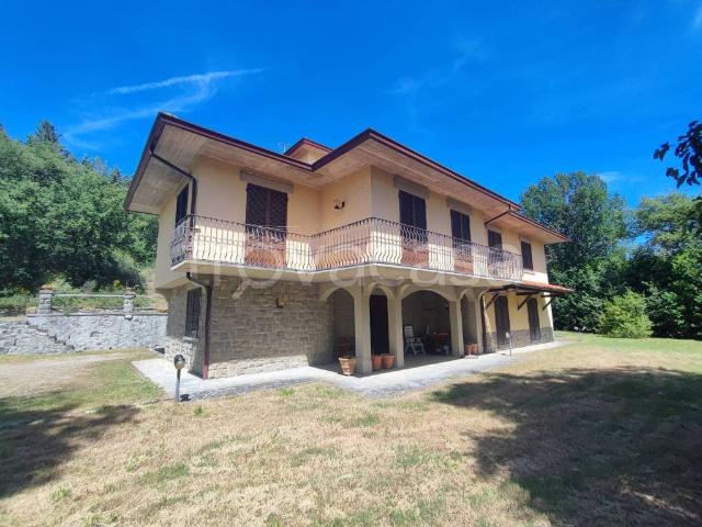 Vendesi villa bifamiliare ad Arezzo strada Vicinale di Poggio, Antria