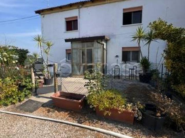 Vendesi villa singola a Taglio di Po via Lombardia, 17