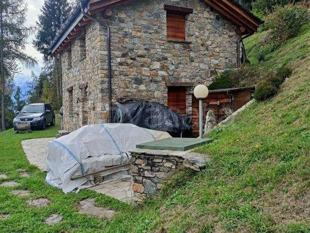 Vendesi villa singola a Teglio