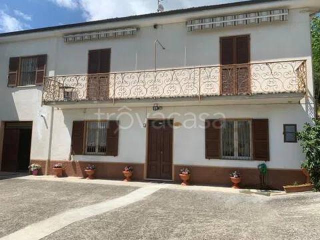 Vendesi villa singola a Terzo
