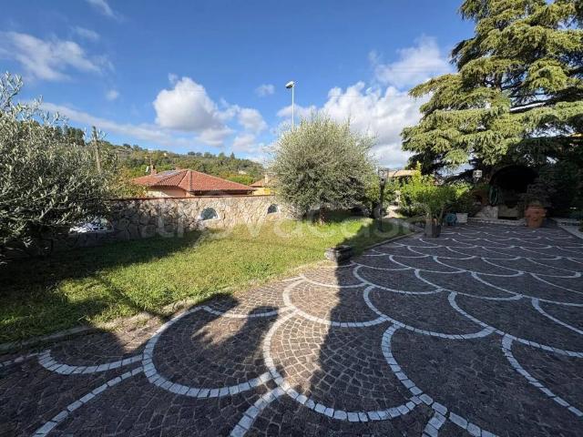 Vendesi villa singola a Terni via Ippocrate No Number, Cesure Valenza
