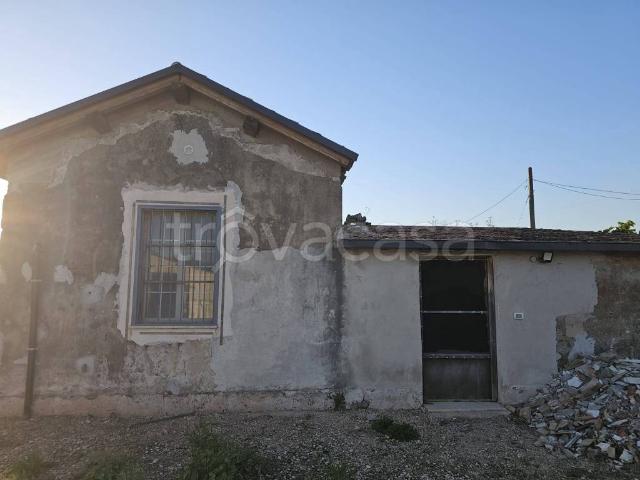 Vendesi villa singola a Terracina
