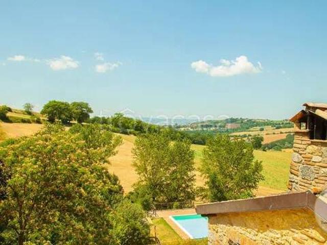 Vendesi villa singola a Todi