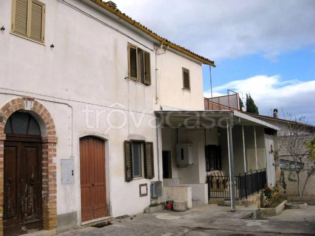 Vendesi villa singola a Torre de' Passeri via San Clemente