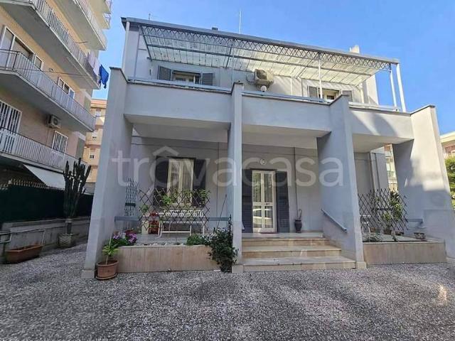 Vendesi villa singola a Trani via Dalmazia
