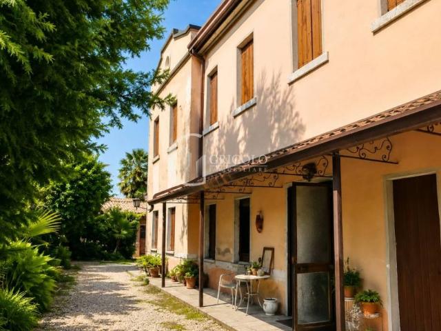 Vendesi villa singola a Treviso via Piavesella, Santa Maria del Rovere
