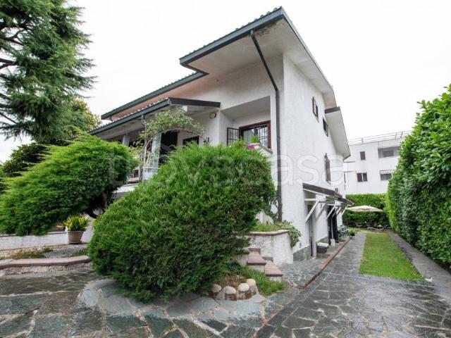 Vendesi villa singola a Trezzano sul Naviglio via Gaetano Donizetti, 71