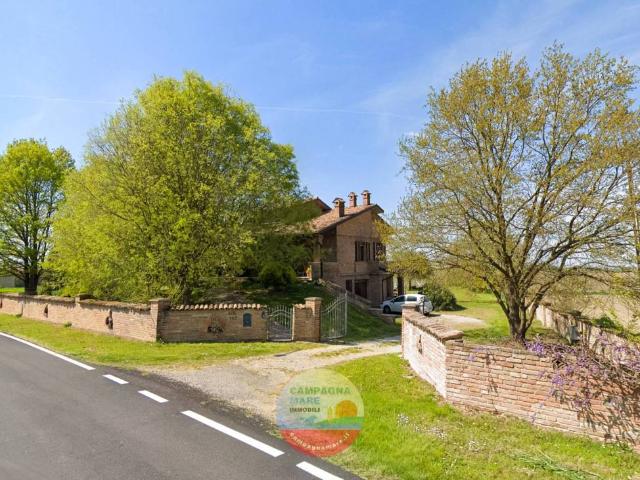 Vendesi villa singola a Tresignana via Rossetta