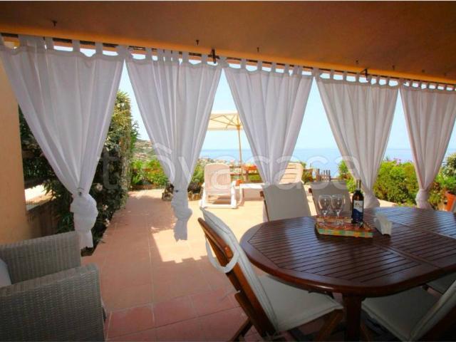 Vendesi villa singola a Trinità d'Agultu e Vignola via La Serrera