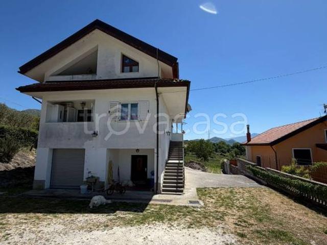 Vendesi villa singola a Valva via Fontana Arenale, 9