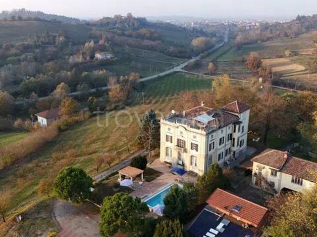 Vendesi villa singola a Valenza