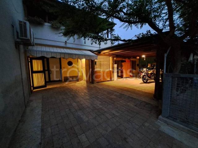 Vendesi villa singola a Vallefoglia